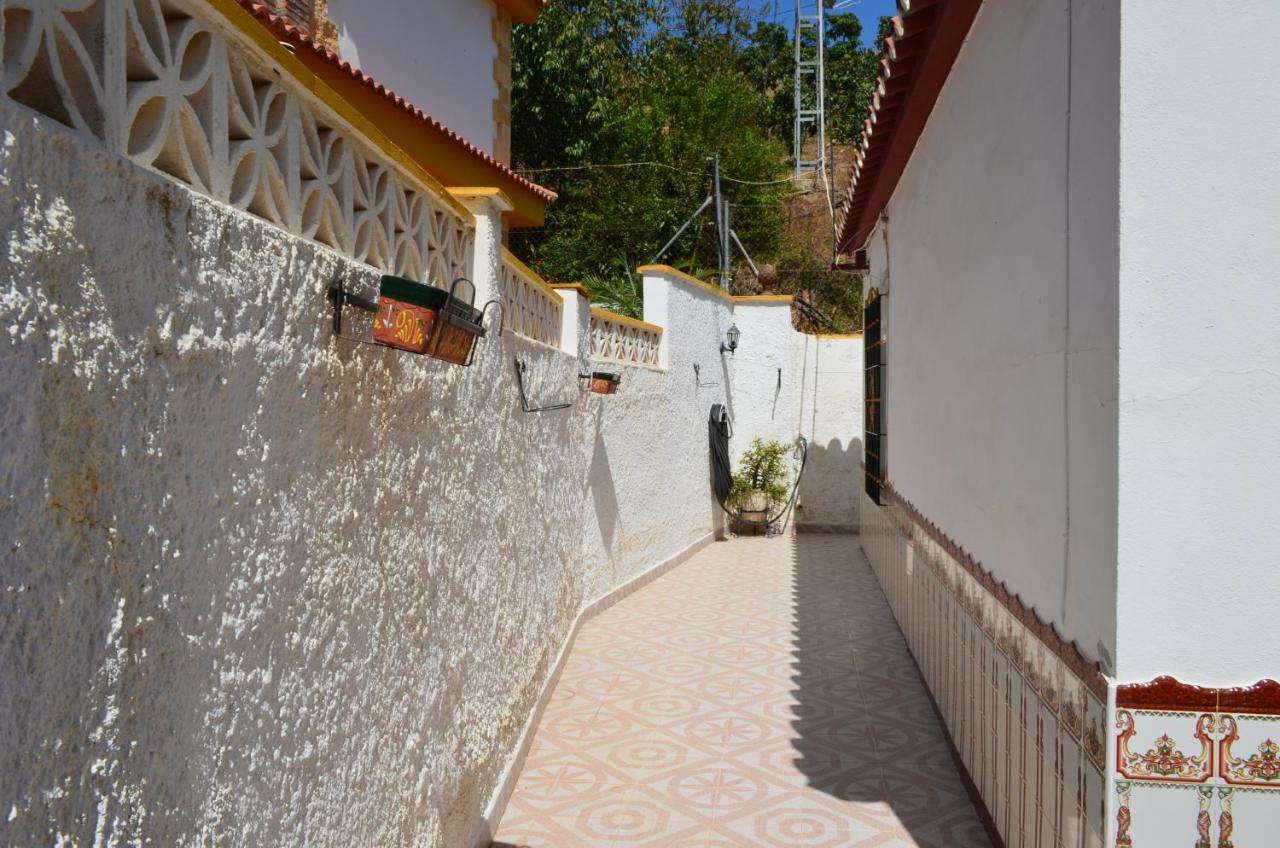 Casa Rural En Almayate Bajo Ngoại thất bức ảnh